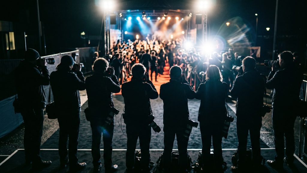 Fotógrafos de prensa en una noche de premiación musical